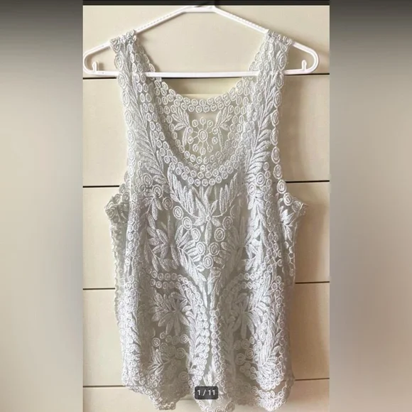 Forgotten grace lace top - Picture 2 of 2